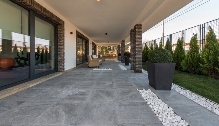 Los azulejos colocados en exterior no serán del mismo material que los de interior