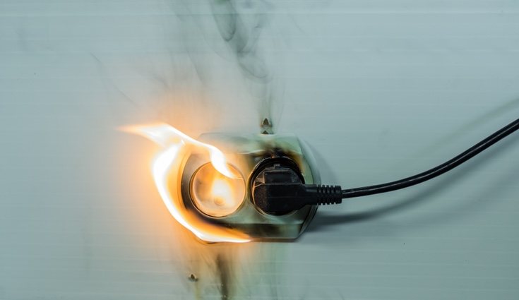 Hay que asegurarse de que en nuestro hogar la instalación eléctrica se encuentra en buen estado o podrá quemarse