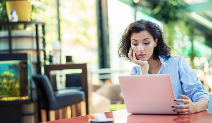 Evita conectarte en espacios públicos ya que pueden quedar guardados tus datos