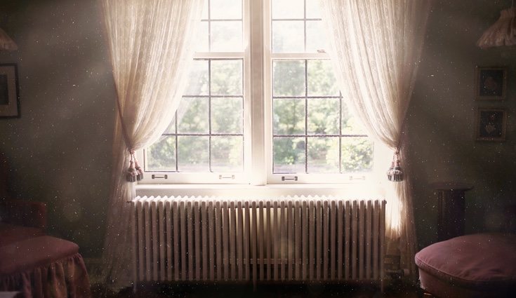Las cortinas grandes no dan buena imagen alsalón