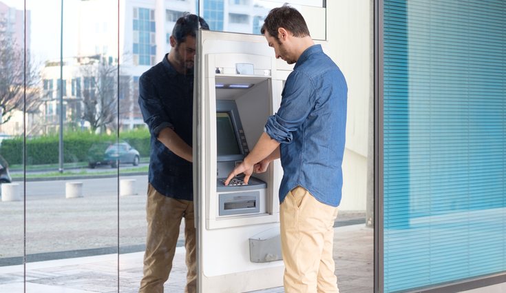 El comprador puede pagar parte de la deuda y el resto ingresarlo en el banco