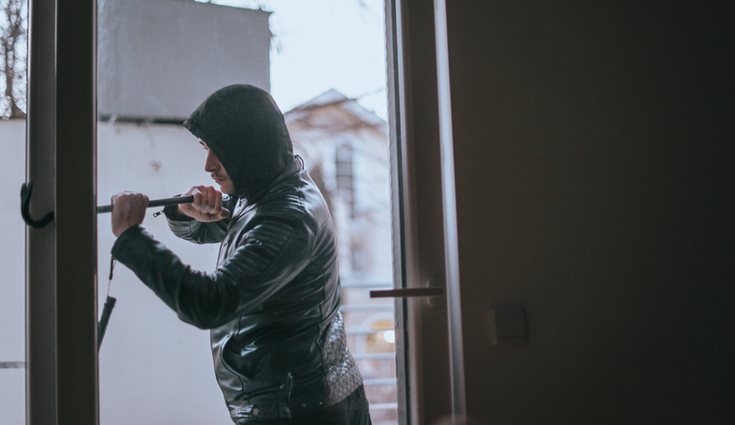 Los okupas invaden terrenos o vivendas vacías