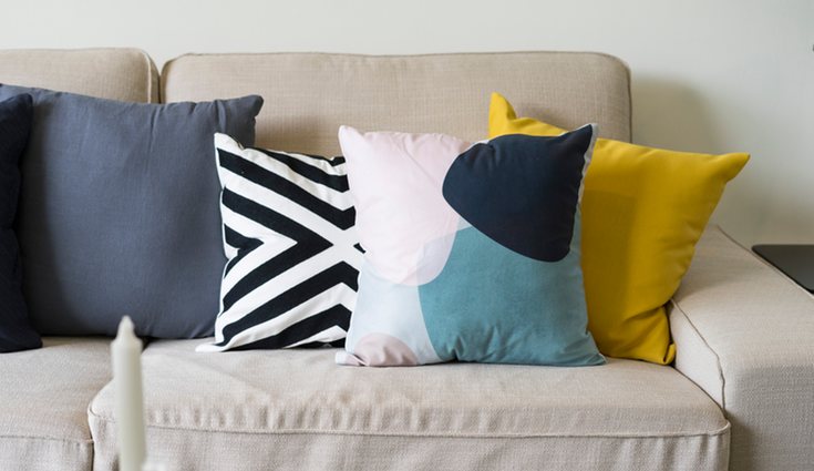 No tengas miedo y juega con diferentes estampados y tejidos