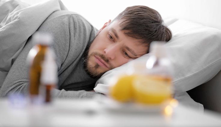 Algunas de las causas por la que una pesona no puede asistir a votar es estar enfermo