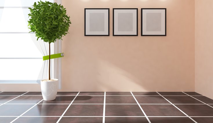 Este tipo de suelo tiene mucho peso visual con las paredes blancas