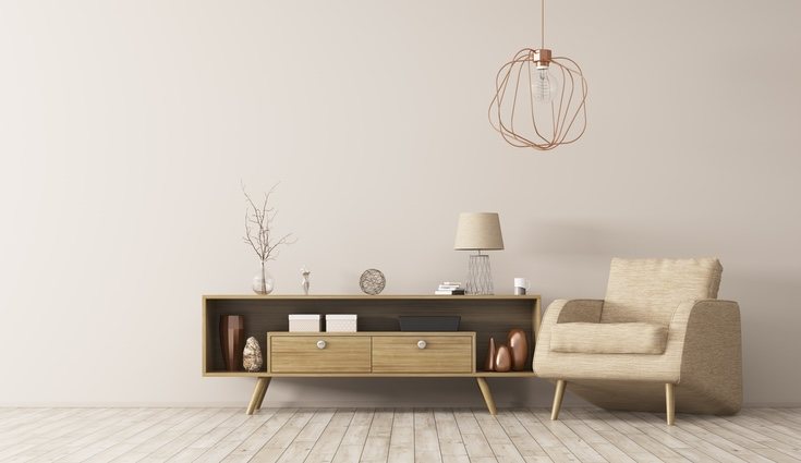 Las maderas oscuras para los muebles favorecen el estilo bosque