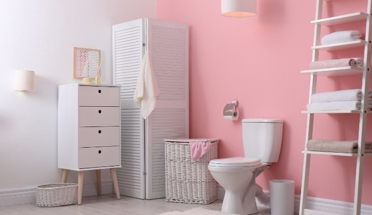 El papel pintado puede dar un cambio total al cuarto de baño