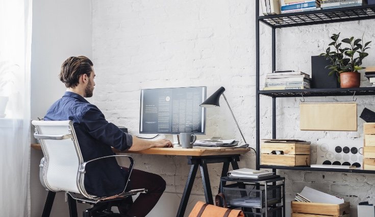 Muchas personas se ven obligadas a trabajar desde casa