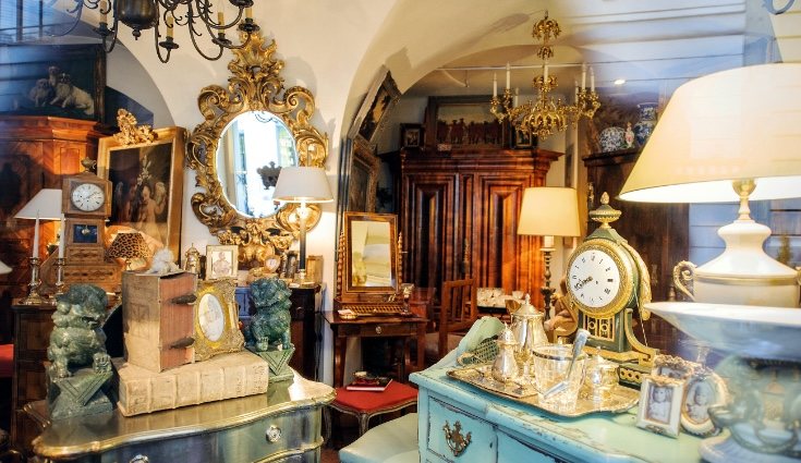 Hay tiendas en las que encontrar grandes chollos de muebles vintage